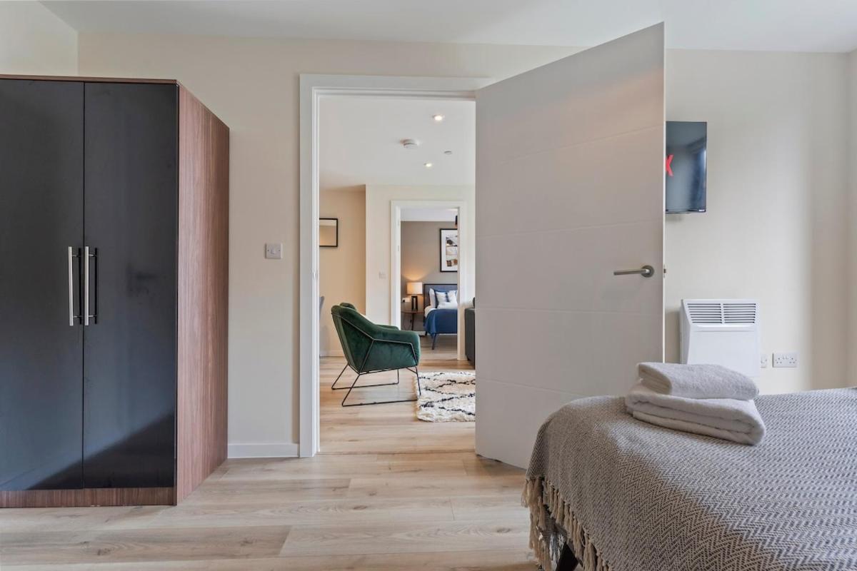 Stylish 2 Bedroom Apartment, Free Parking, L3 Area, Close To Centre, Sleeps 4 Liverpool